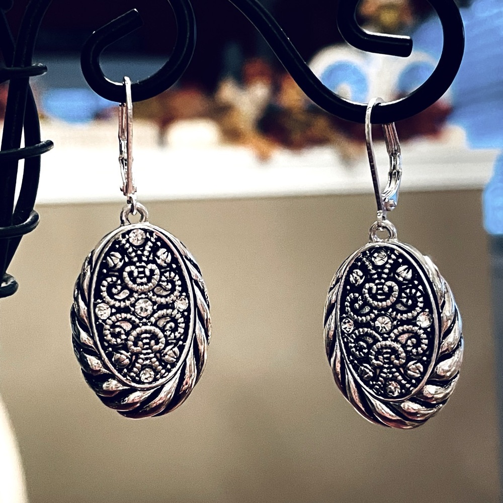 Silver 🤍 Earrings